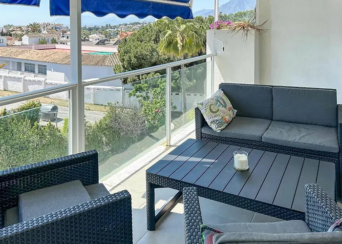 Nice Apartment In Marbella With House Sea View